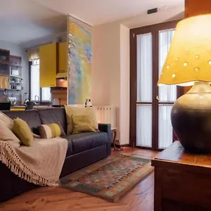  Apartamento Vfh Stylish Boutique Apartment-city Center Italia