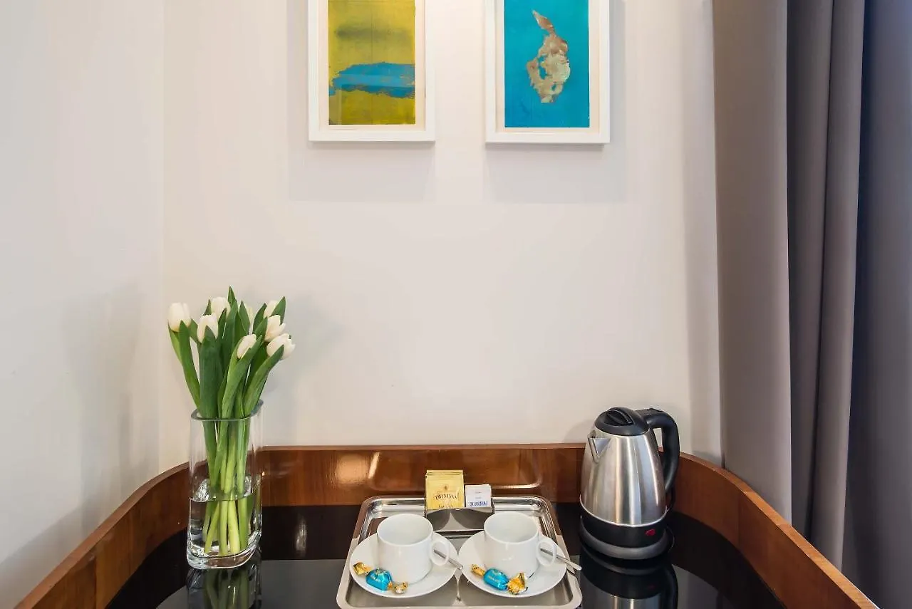 Hotel Relais Rione Ponte Rzym 3*,