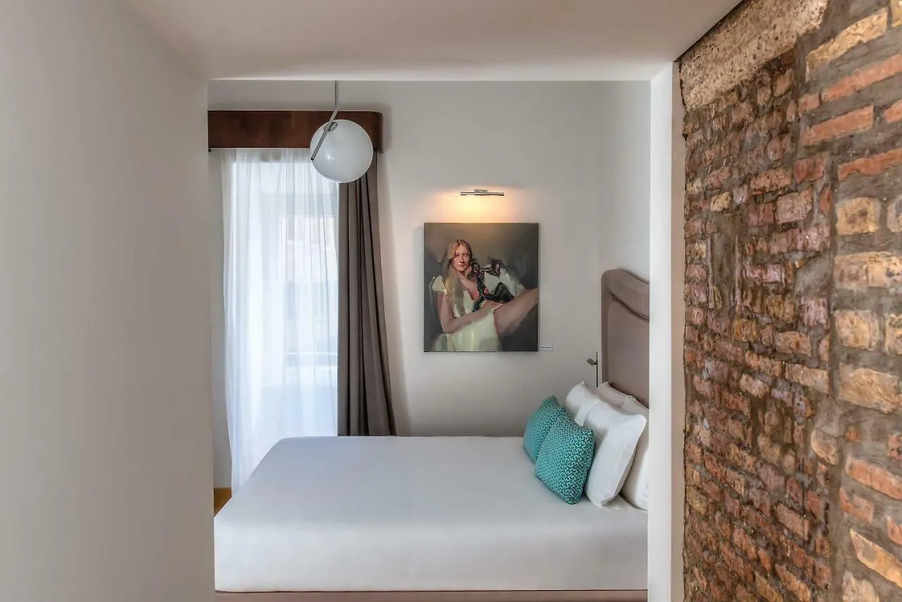Hotel Relais Rione Ponte Rzym 3*,